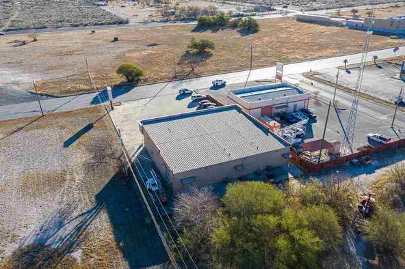 Retail Free Standing: 2104 N Bedell Ave, Del Rio, TX 78840
